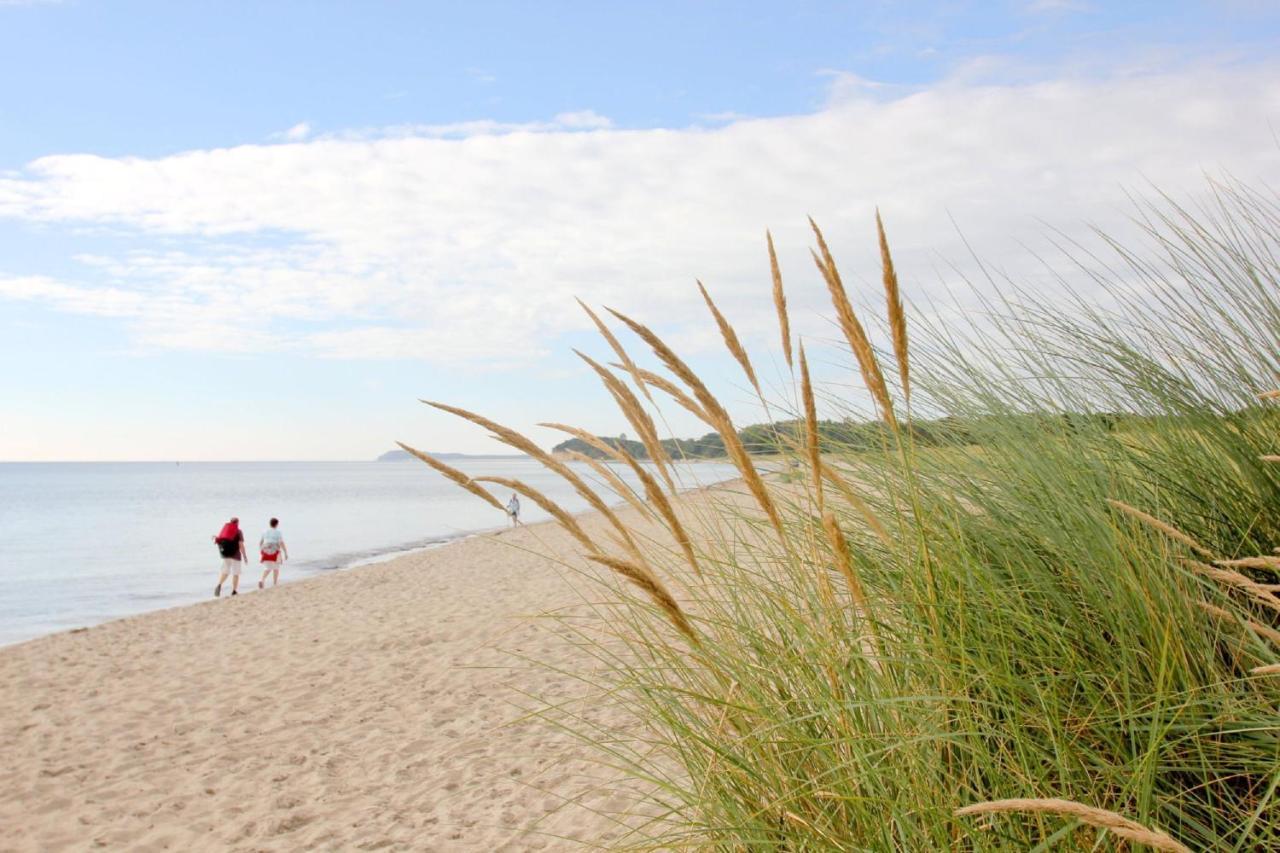 Strandnah Mit Balkon, Gratis Nutzung Vom Ahoi Erlebnisbad Und Sauna In Sellin - Strandhaus Moenchgut Fewo21 Lobbe Ngoại thất bức ảnh